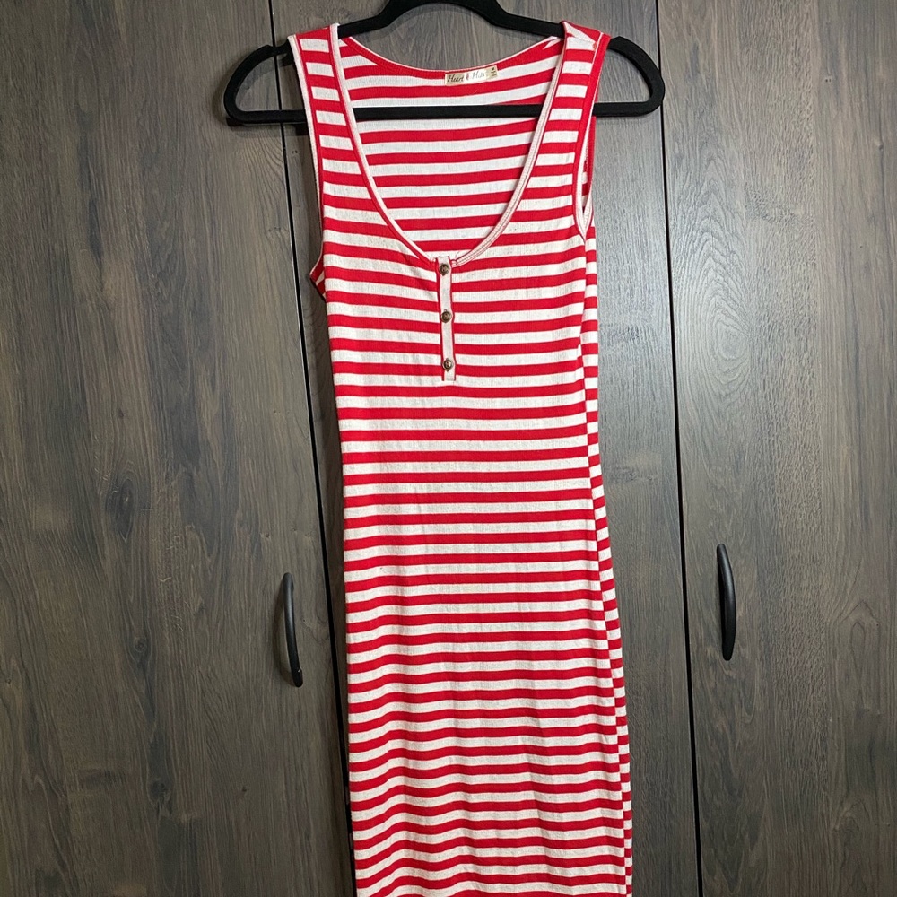 Long fitted red dress